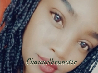 Channelbrunette