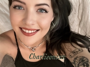 Charlieonixx
