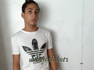 Maycoll_hot1
