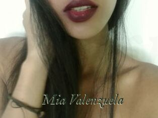 Mia_Valenzuela